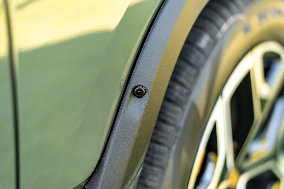 2022 Rivian R1S - Image 30 of 31