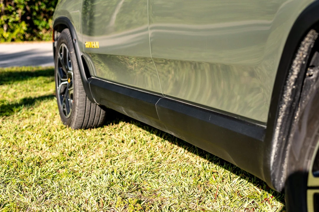 2022 Rivian R1S - Image 18 of 31