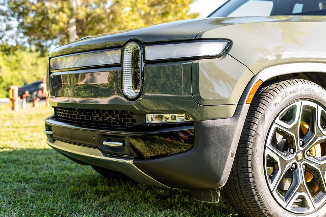 2022 Rivian R1S - Image 10 of 31