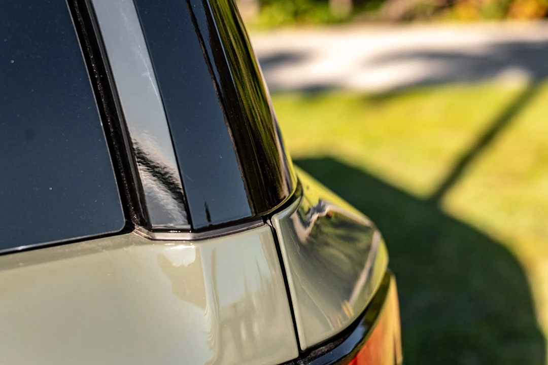 2022 Rivian R1S - Image 27 of 31
