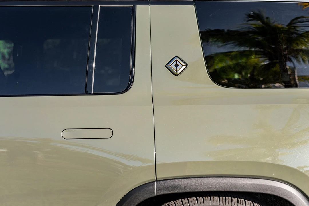 2022 Rivian R1S - Image 20 of 31