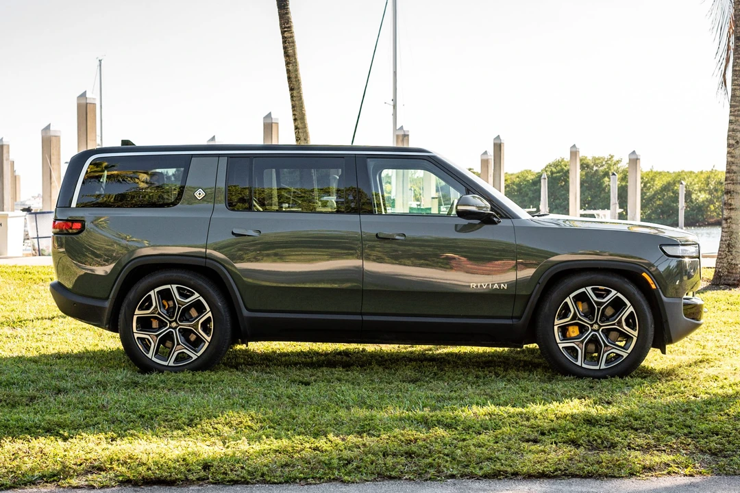 2022 Rivian R1S - Image 5 of 31