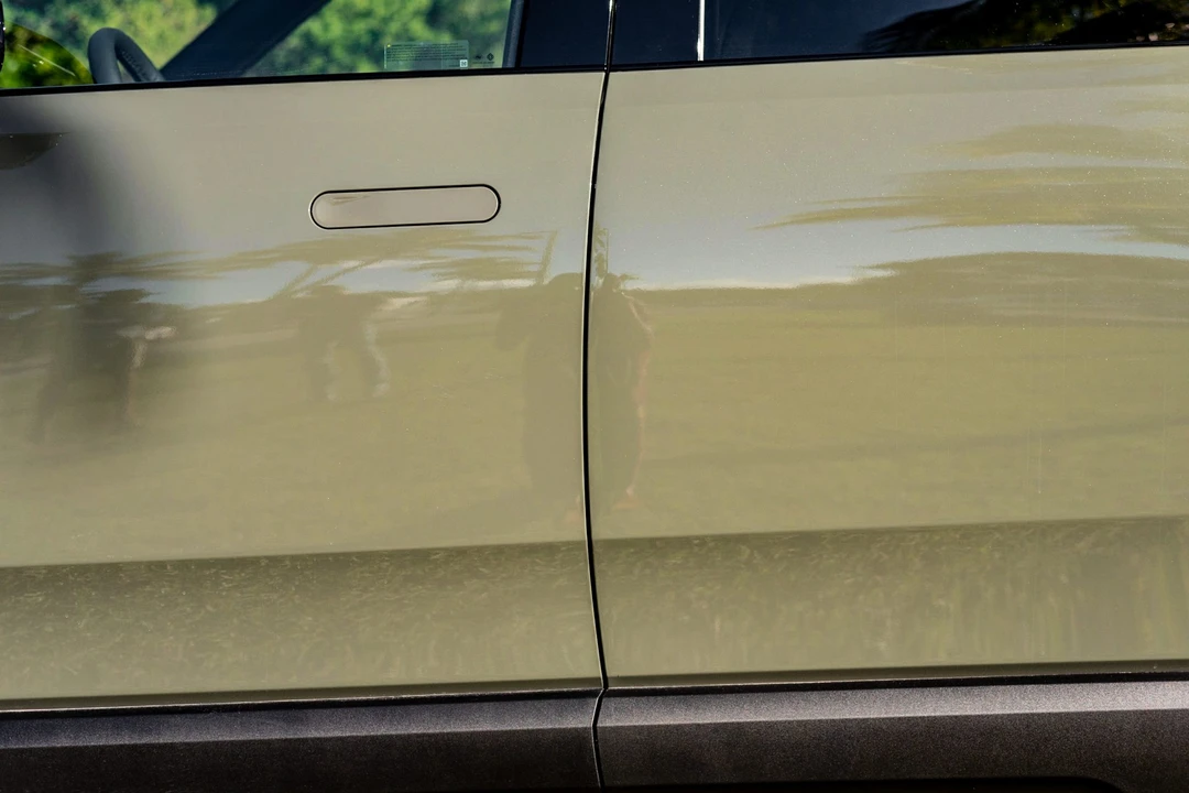 2022 Rivian R1S - Image 17 of 31