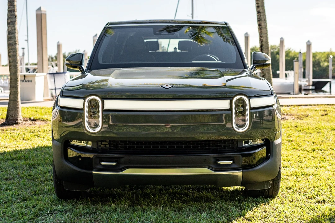 2022 Rivian R1S - Image 3 of 31