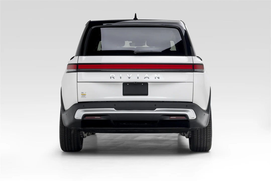 2022 Rivian R1S - Image 21 of 31
