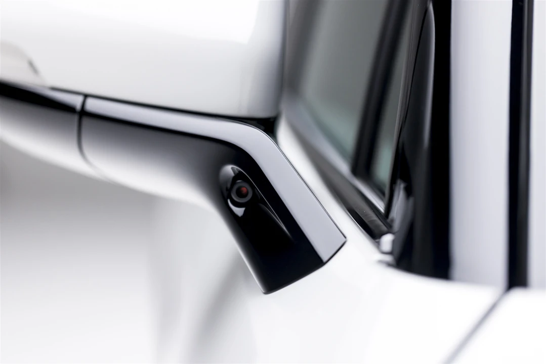 2022 Rivian R1S - Image 28 of 31