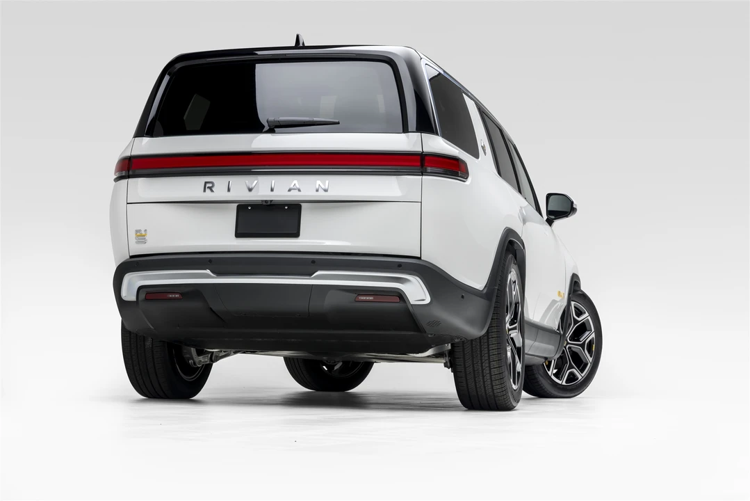 2022 Rivian R1S - Image 20 of 31
