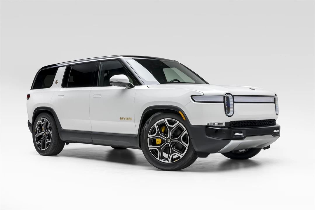 2022 Rivian R1S - Image 11 of 31