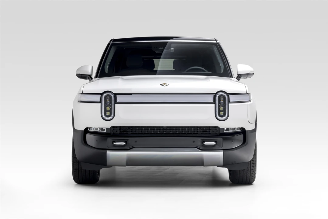 2022 Rivian R1S - Image 9 of 31