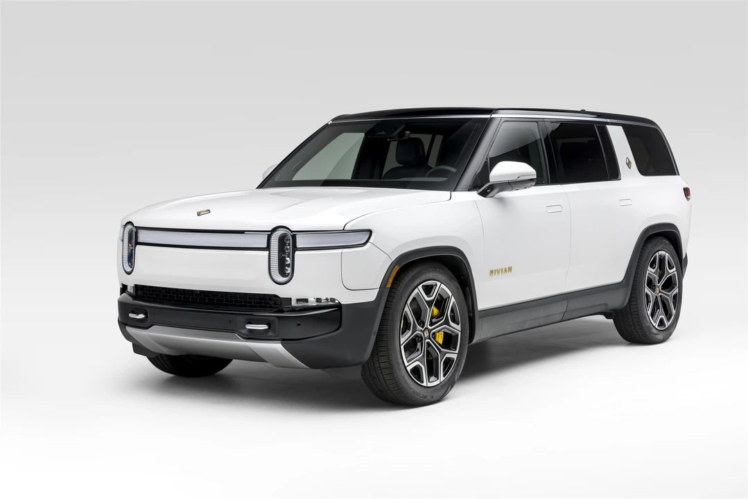 2022 Rivian R1S - Image 3 of 31