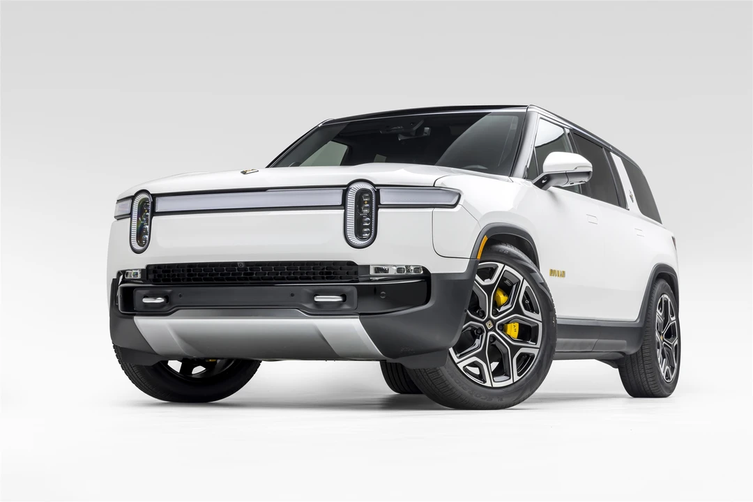 2022 Rivian R1S - Image 7 of 31
