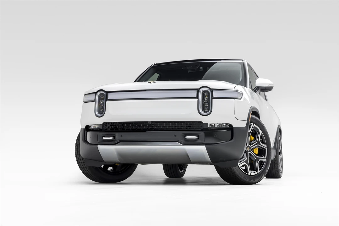 2022 Rivian R1S - Image 8 of 31