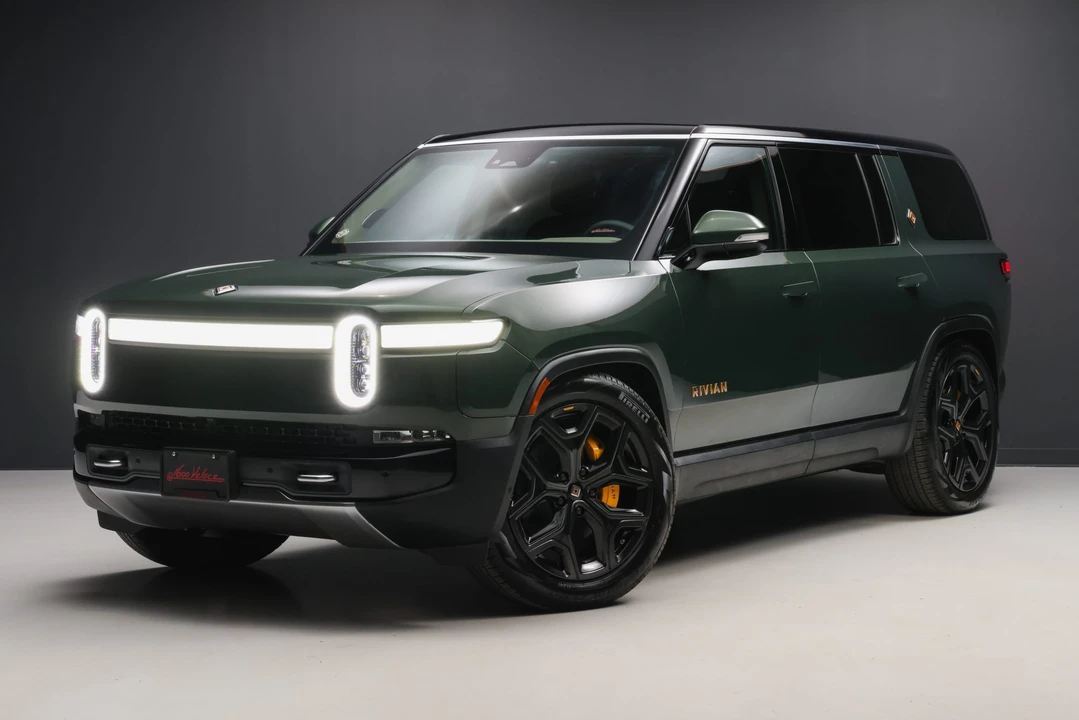 2022 Rivian R1S - Image 5 of 31