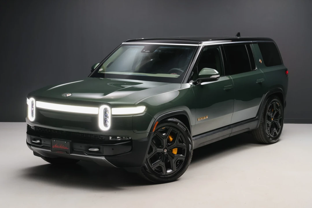 2022 Rivian R1S - Image 4 of 31