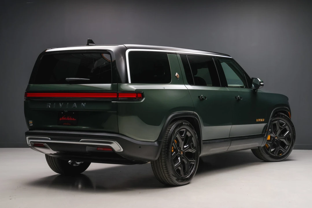 2022 Rivian R1S - Image 11 of 31