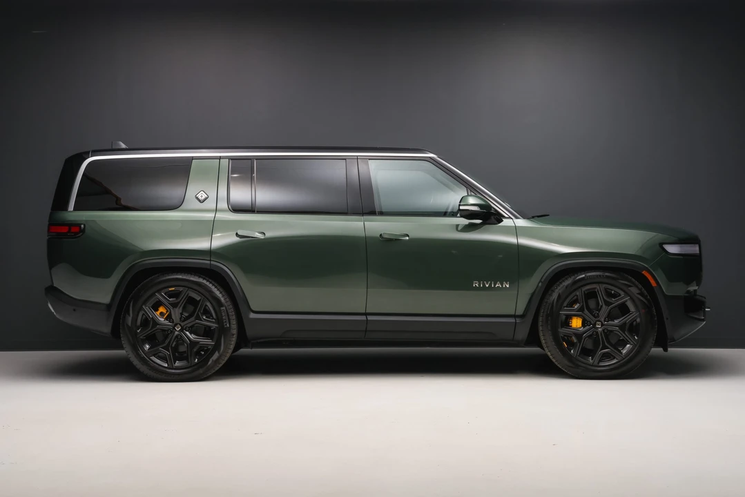 2022 Rivian R1S - Image 14 of 31
