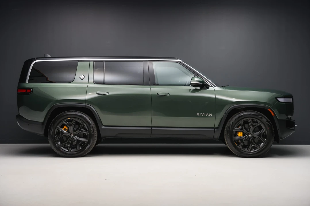 2022 Rivian R1S - Image 13 of 31