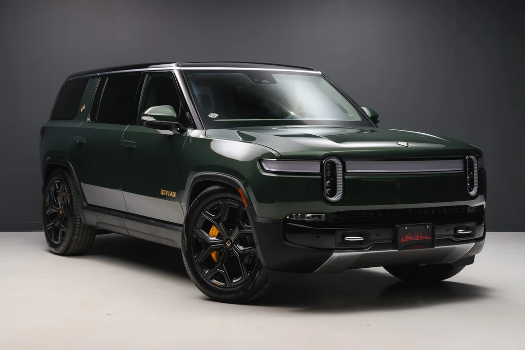 2022 Rivian R1S - Image 15 of 31