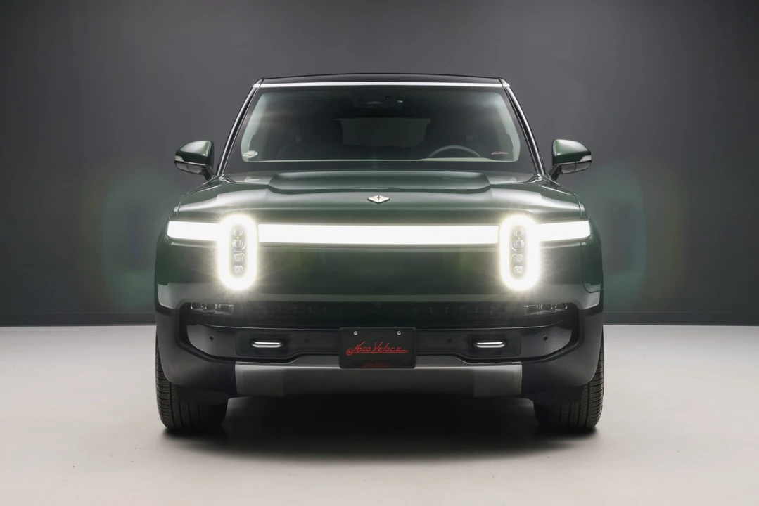 2022 Rivian R1S - Image 19 of 31