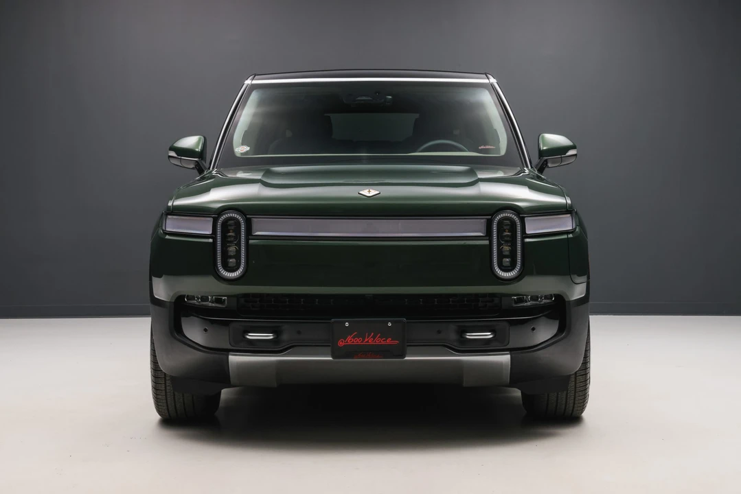 2022 Rivian R1S - Image 17 of 31