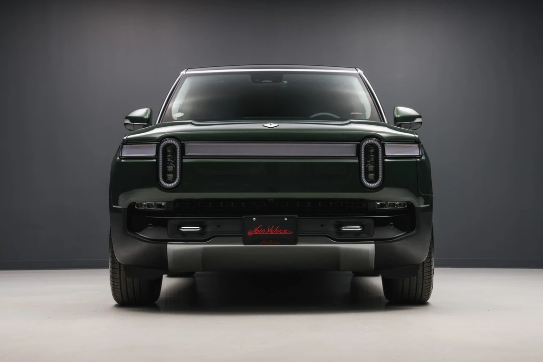 2022 Rivian R1S - Image 18 of 31