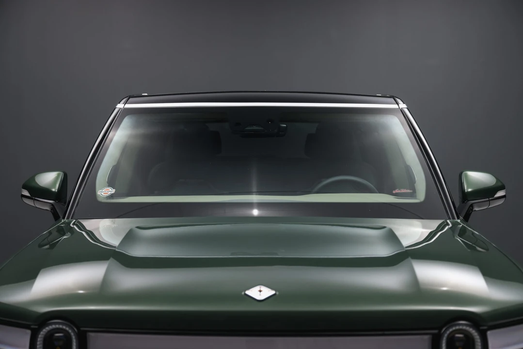 2022 Rivian R1S - Image 22 of 31