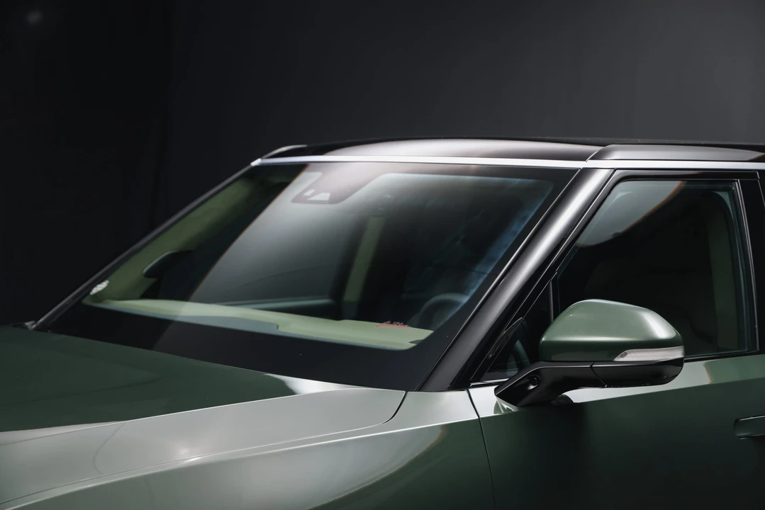 2022 Rivian R1S - Image 23 of 31