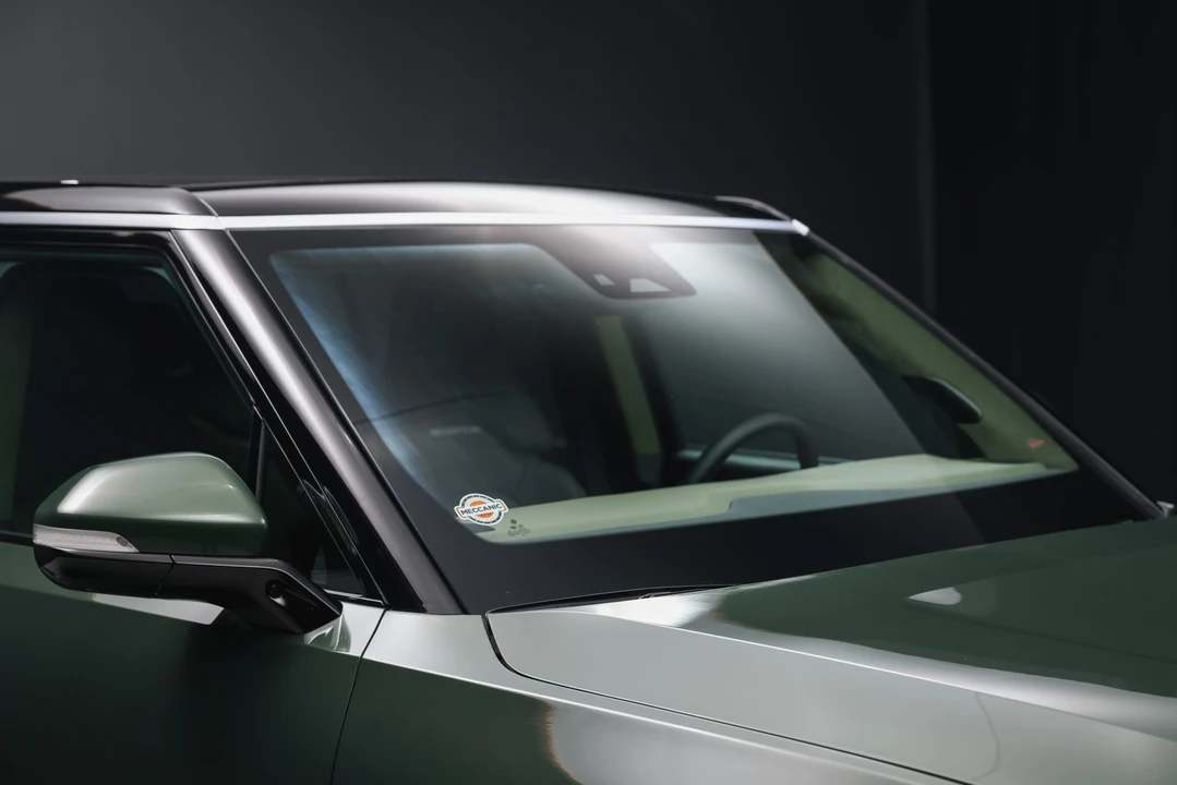 2022 Rivian R1S - Image 21 of 31