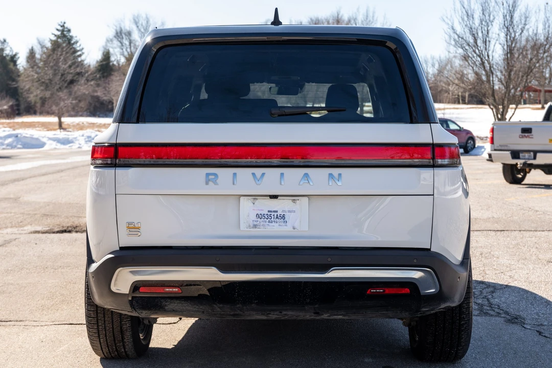 2022 Rivian R1S - Image 7 of 31