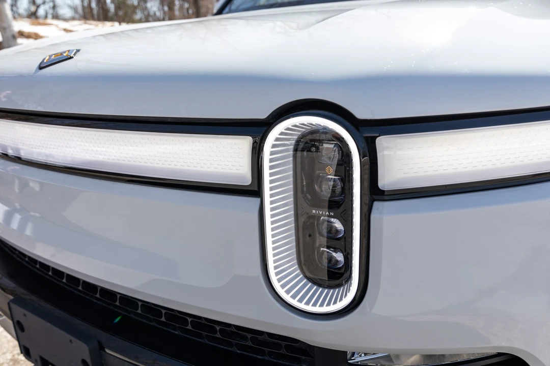 2022 Rivian R1S - Image 10 of 31