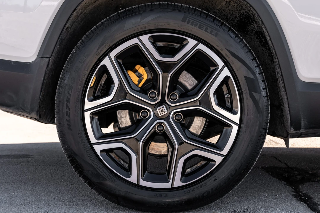 2022 Rivian R1S - Image 23 of 31