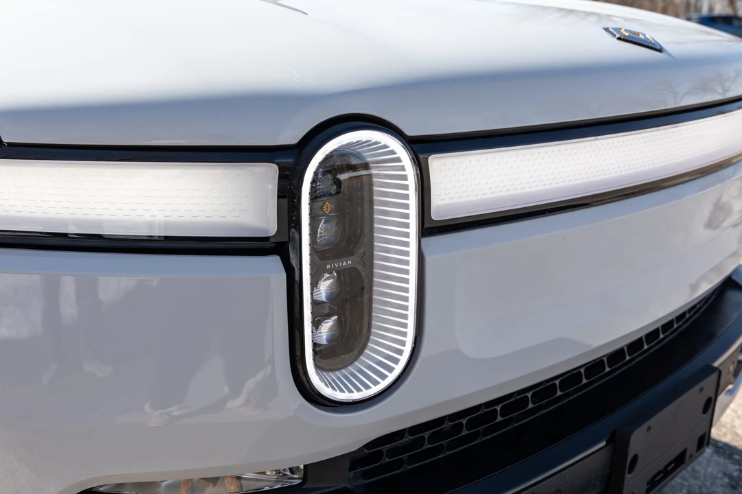 2022 Rivian R1S - Image 11 of 31
