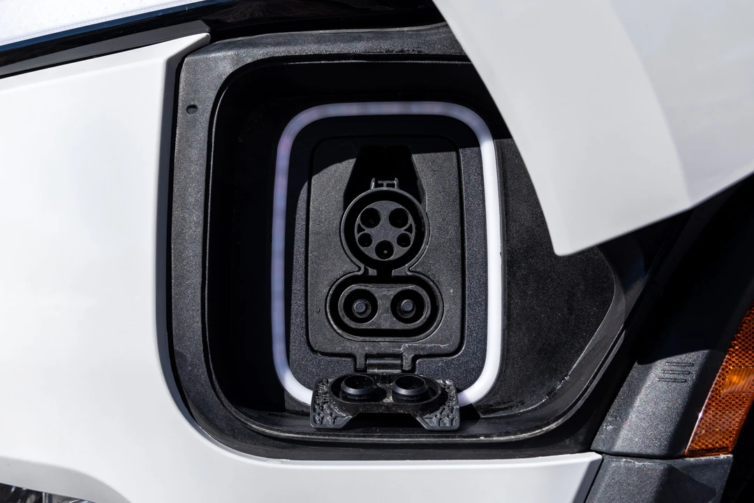 2022 Rivian R1S - Image 20 of 31