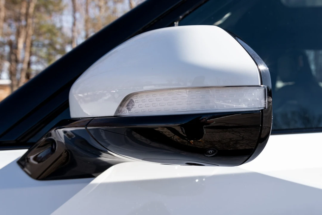 2022 Rivian R1S - Image 18 of 31