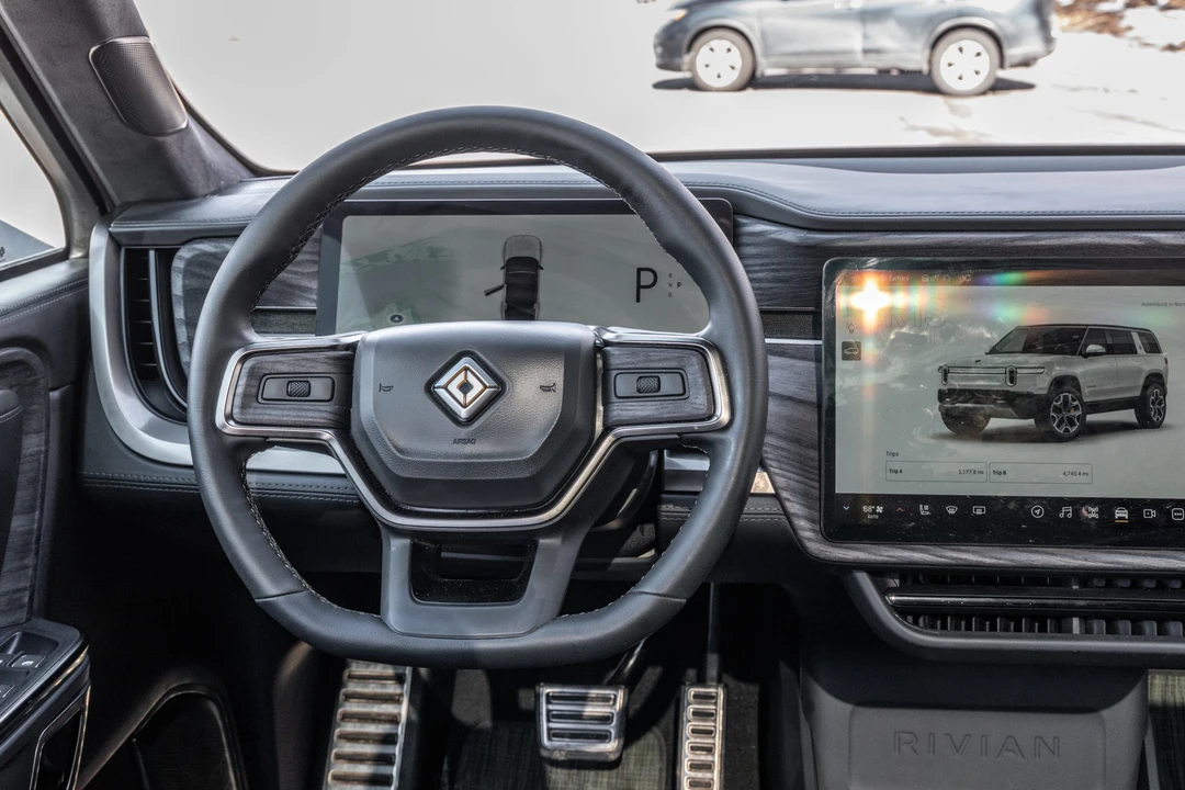 2022 Rivian R1S - Image 30 of 31
