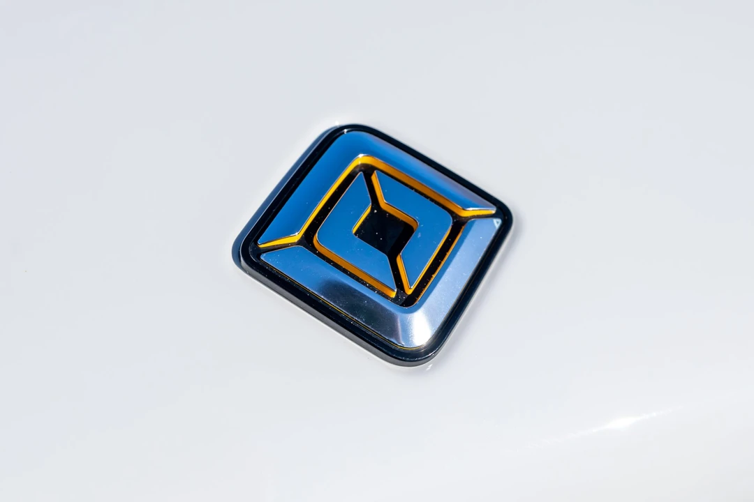 2022 Rivian R1S - Image 15 of 31