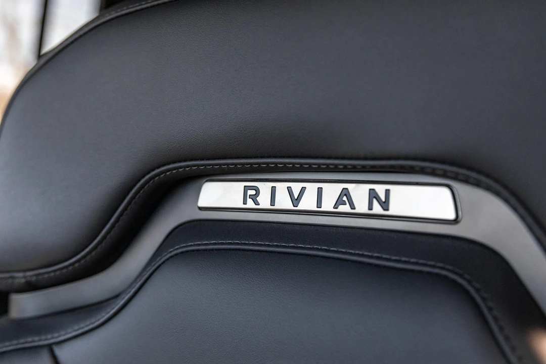 2022 Rivian R1S - Image 27 of 31