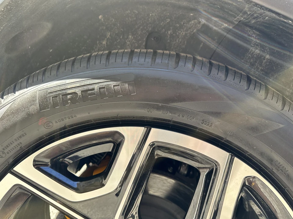 2022 Rivian R1S - Image 23 of 31