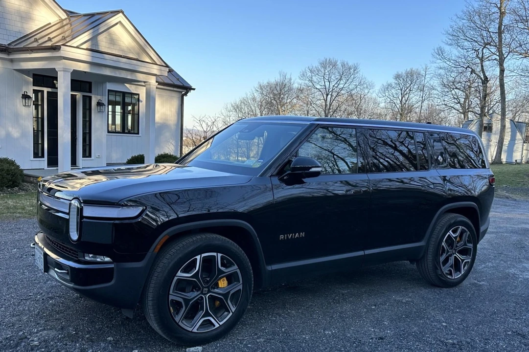 2022 Rivian R1S - Image 13 of 31