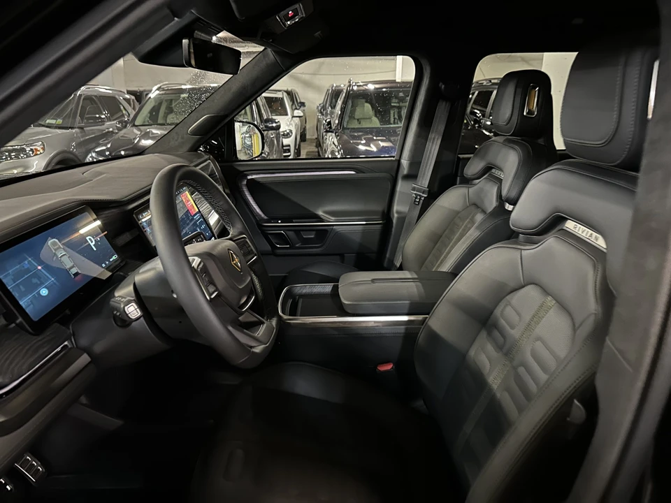 2022 Rivian R1S - Image 24 of 31
