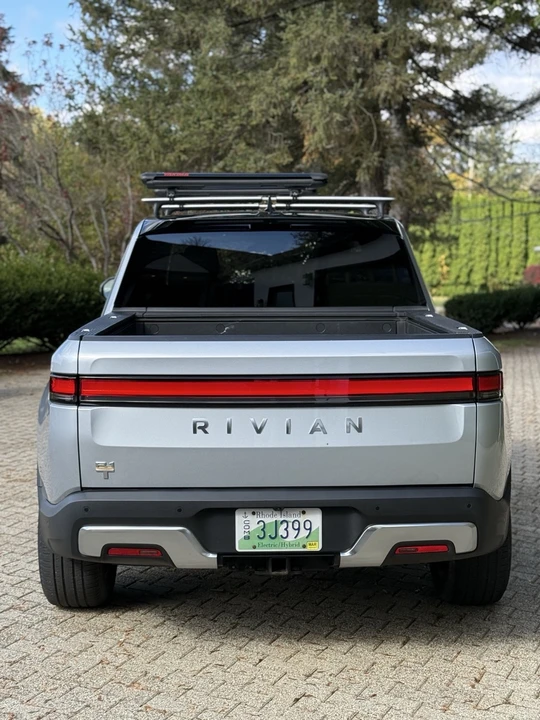 2022 Rivian R1T - Image 7 of 17