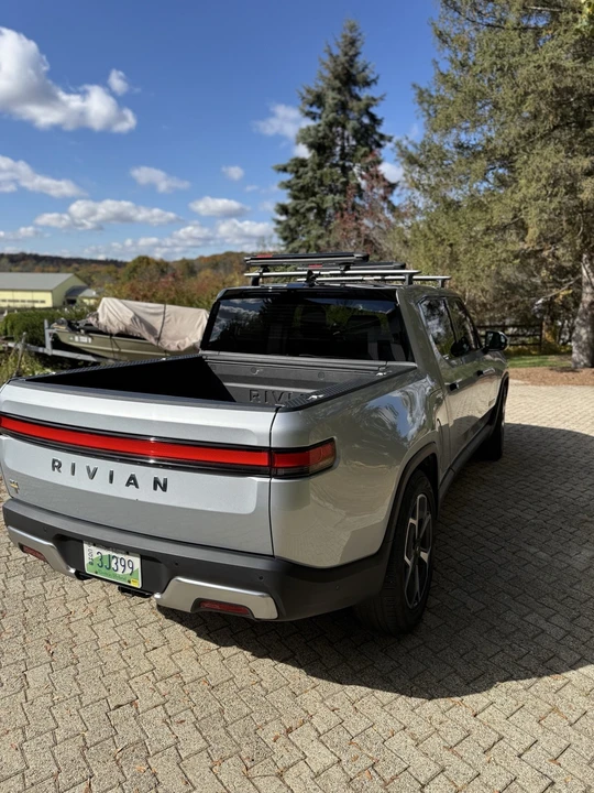 2022 Rivian R1T - Image 6 of 17