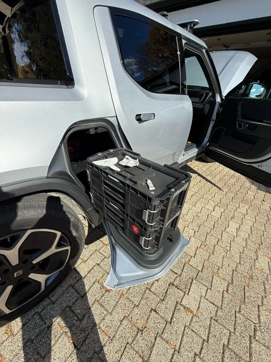 2022 Rivian R1T - Image 10 of 17