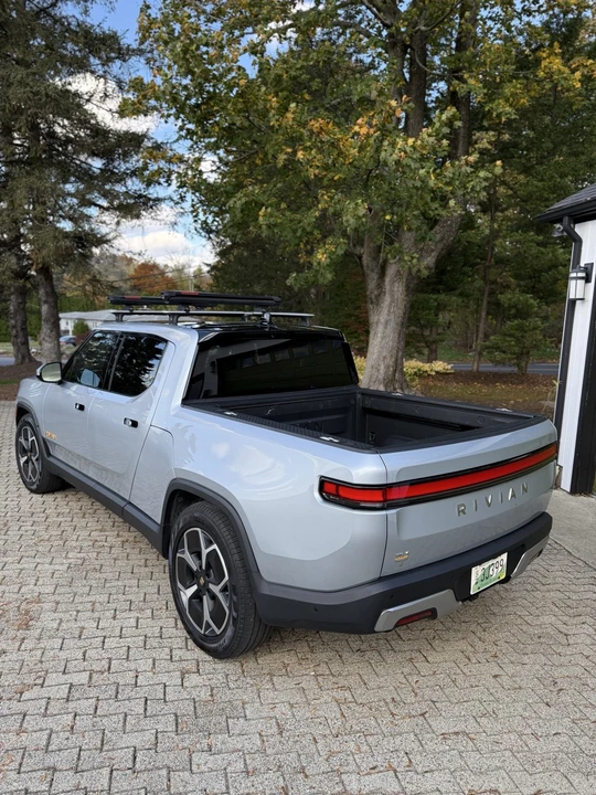 2022 Rivian R1T - Image 4 of 17