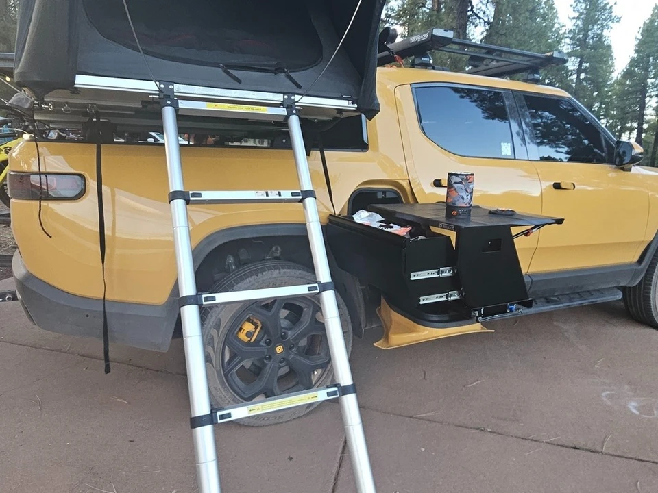 2022 Rivian R1T - Image 15 of 21