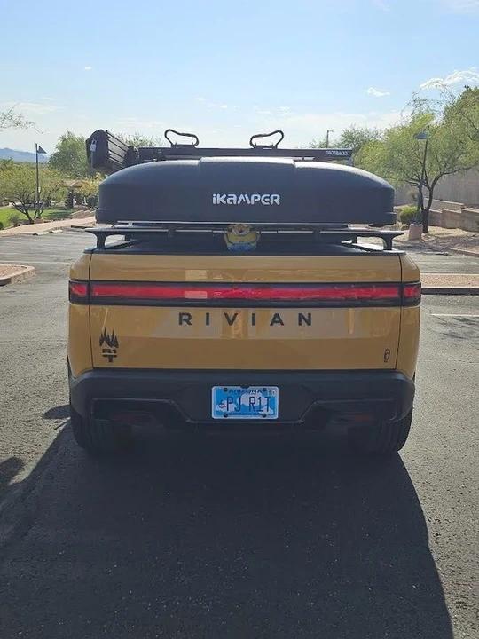 2022 Rivian R1T - Image 17 of 21