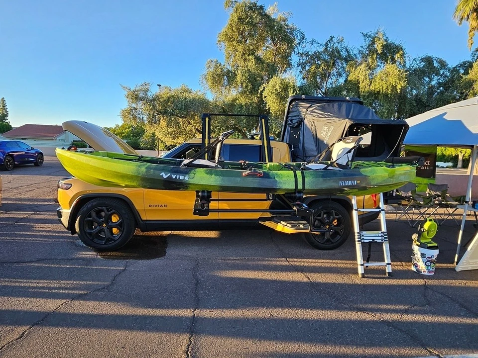 2022 Rivian R1T - Image 9 of 21