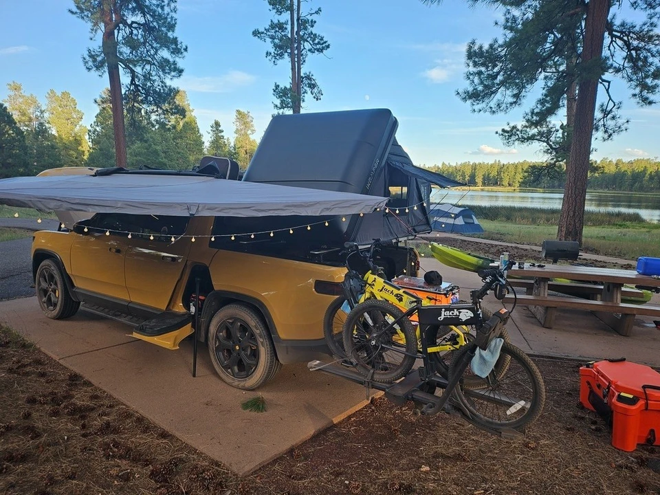 2022 Rivian R1T - Image 20 of 21