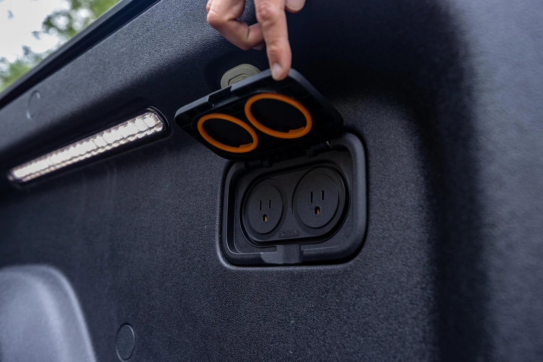 2022 Rivian R1T - Image 30 of 31