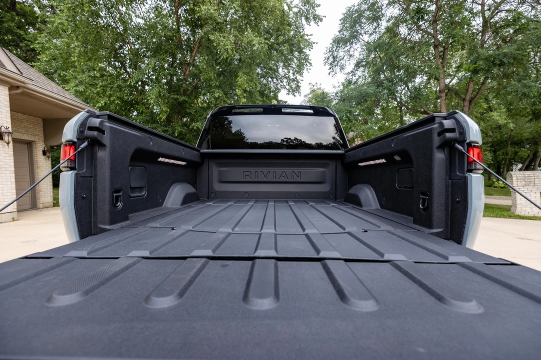 2022 Rivian R1T - Image 27 of 31